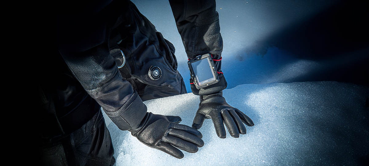 Guanti semistagni DiveSystem sulla neve
